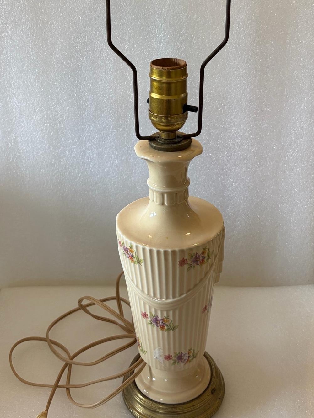 Vintage Floral Ceramic Table Lamp - Cream with Pink Flower Accents